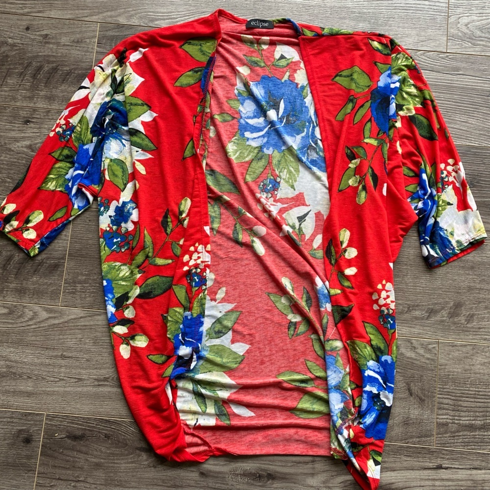 3/$15 Eclipse bright red floral open kimono; fitted sleeves to elbows, loose fit